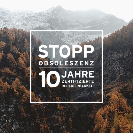 Schweizer Wald mit dem STOP Obsoleszenz-Logo - Laurastar engagiert sich gegen geplante Obsoleszenz und für langlebige, reparierbare Produkte.